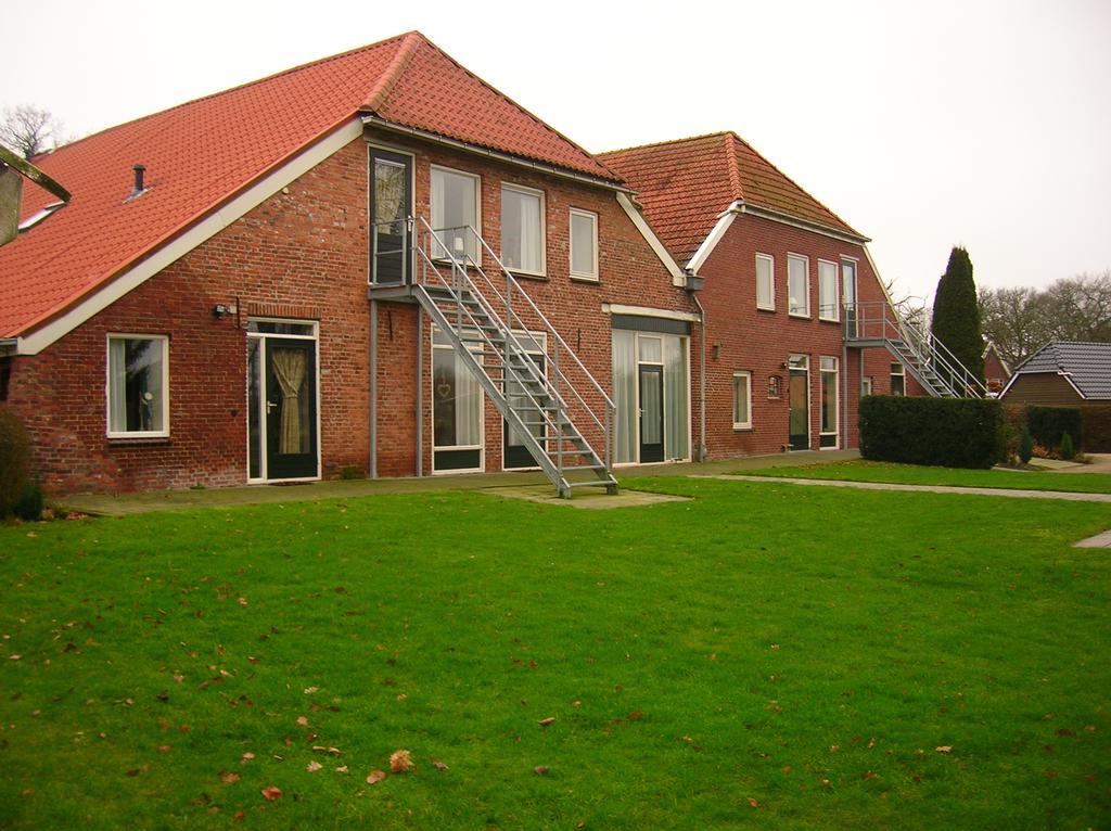 Hotel De Waalehof Jipsinghuizen Exterior photo